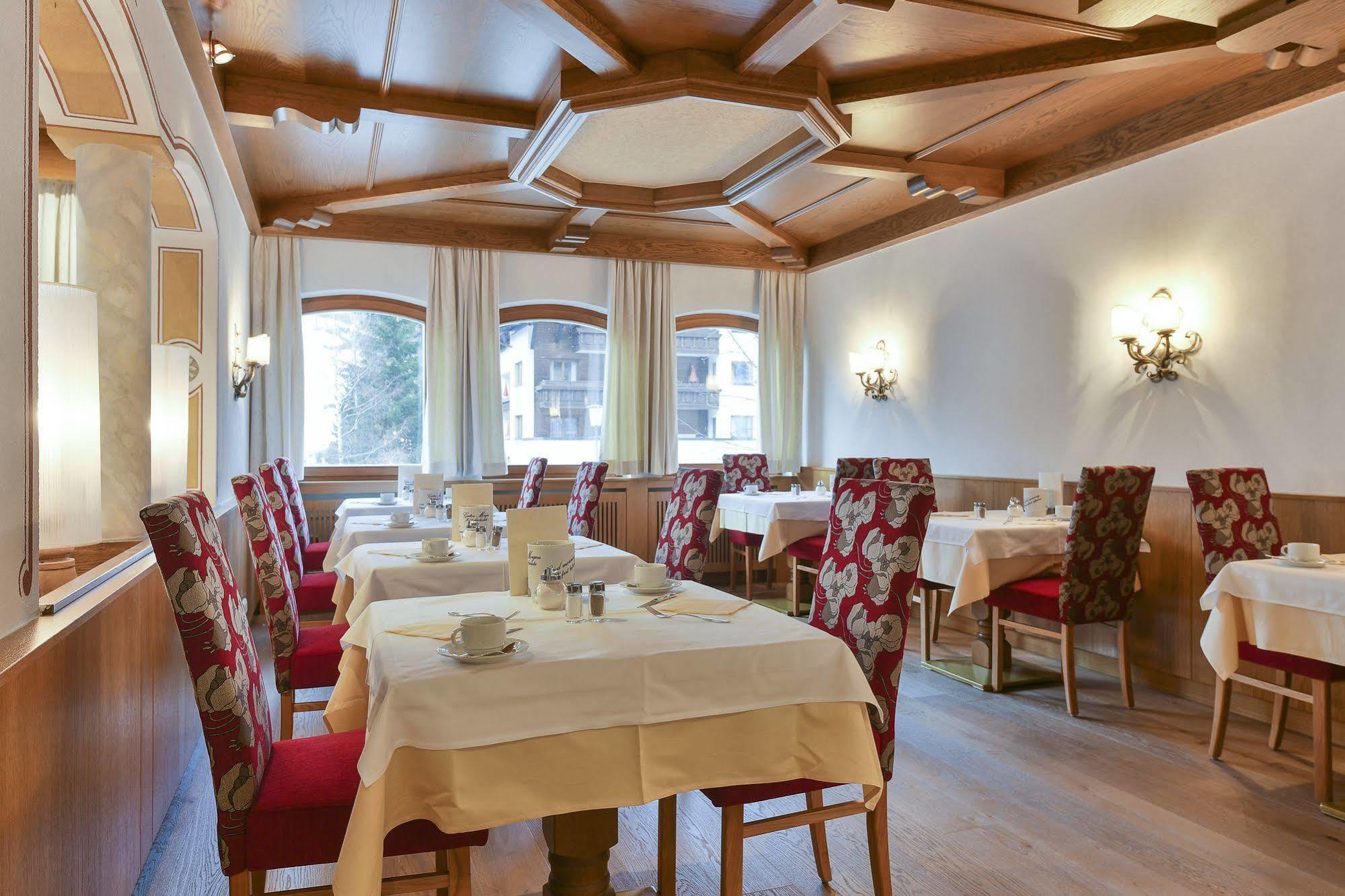 לך אם ארלברג Hotel Schwarzwand מראה חיצוני תמונה