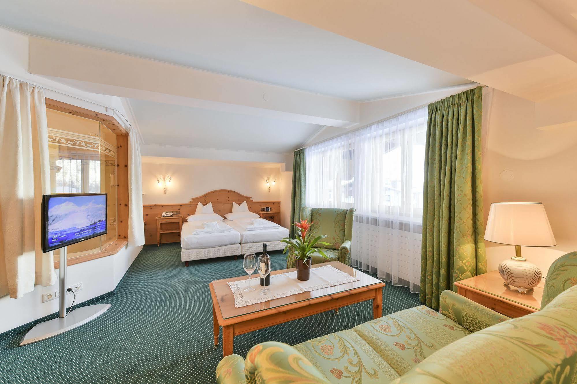 לך אם ארלברג Hotel Schwarzwand מראה חיצוני תמונה