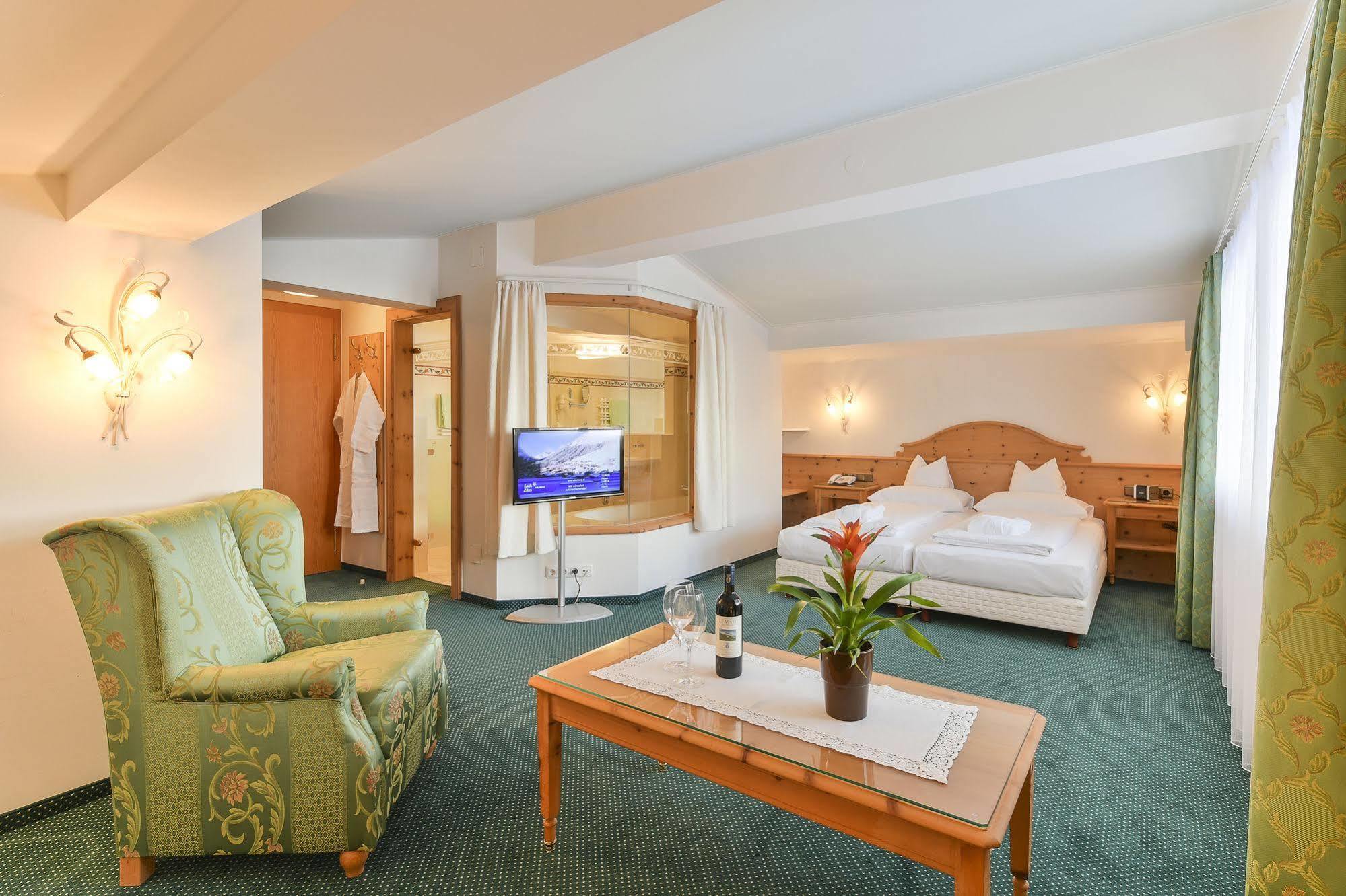 לך אם ארלברג Hotel Schwarzwand מראה חיצוני תמונה
